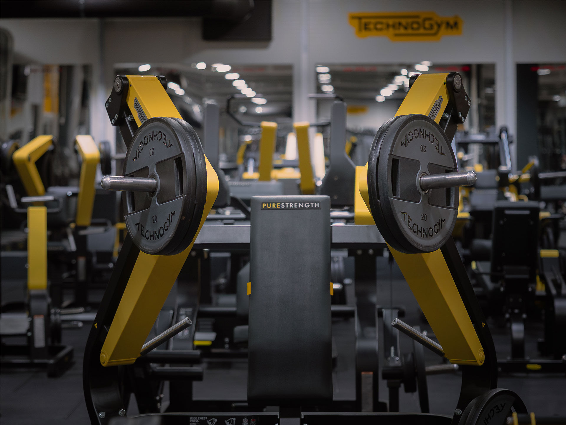 Pure Strength Wide Chest Press
